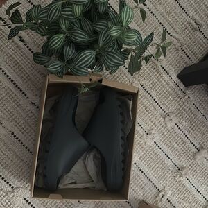 Onyx Yeezy Slides